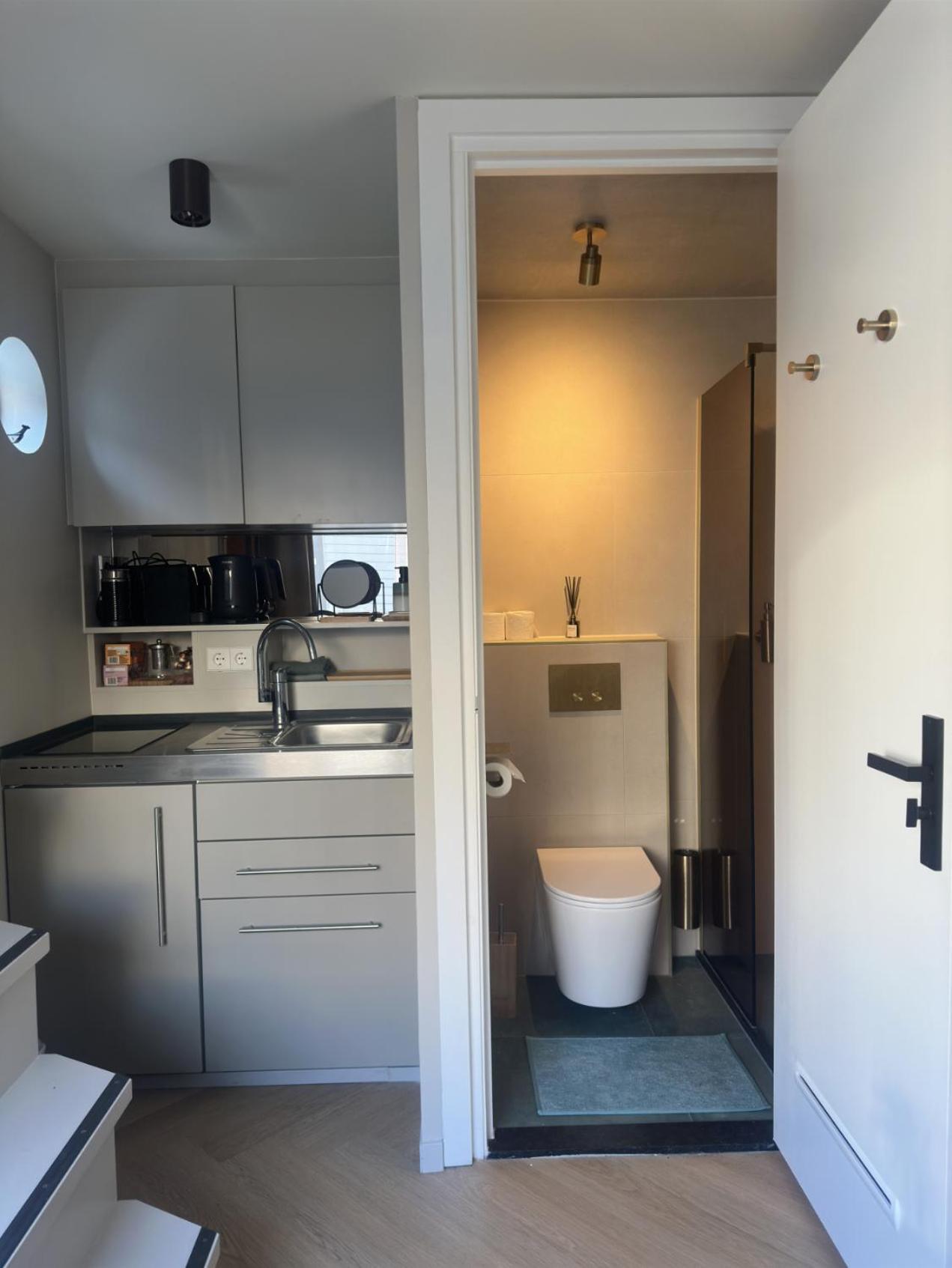 Houseboat Bnb The Floating Nest Amsterdam Exterior photo