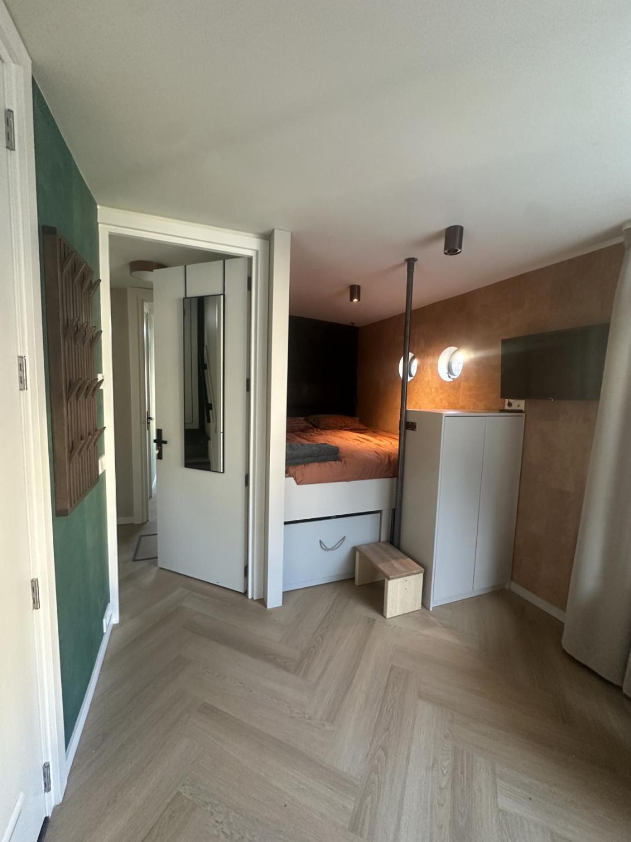 Houseboat Bnb The Floating Nest Amsterdam Exterior photo